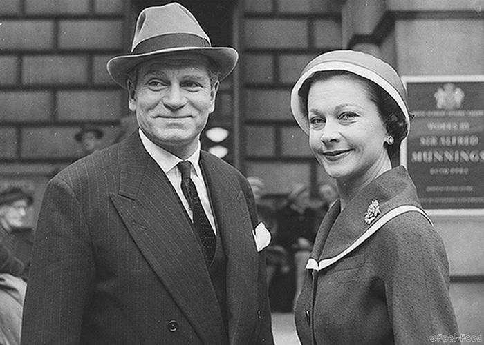 May 1956: English actor and director Sir Laurence Olivier with his second wife, English actress Vivien Leigh. (Photo by Evening Standard/Getty Images)