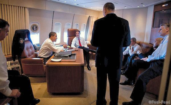 Obama aboard AF One