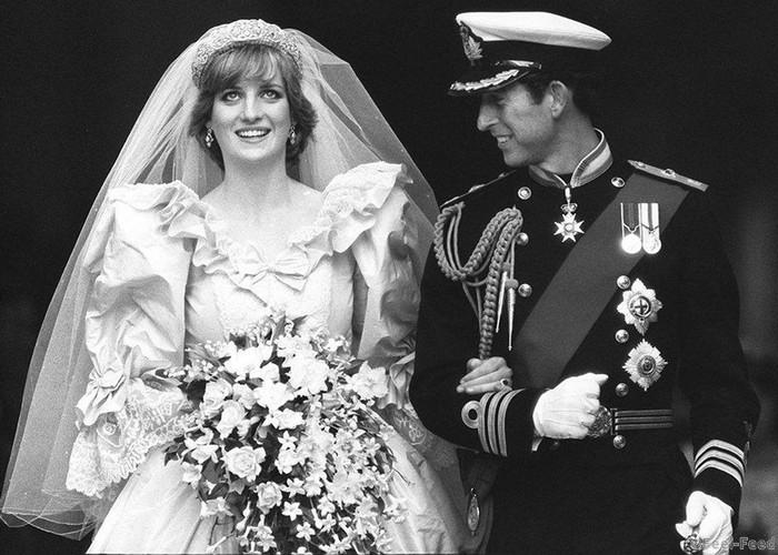 ** FILE ** Princess Diana and Prince Charles are seen on their wedding day in London in this July 29 1981 file photo. Friday Aug. 31, 2007 marks the 10th anniversary of Princess Diana's death in a Paris car crash. (AP Photo/PA Pool)