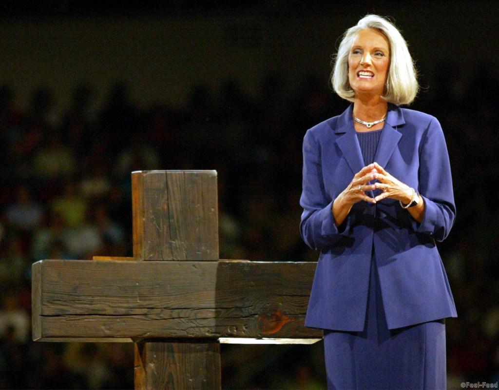 Fresno, CA 4/15/05 (mtd dlw just give me jesus lotz) Anne Graham Lotz begins the Just Give Me Jesus revival at the Save Mart Center on Friday night April 15, 2005. (Darrell Wong/The Fresno Bee)