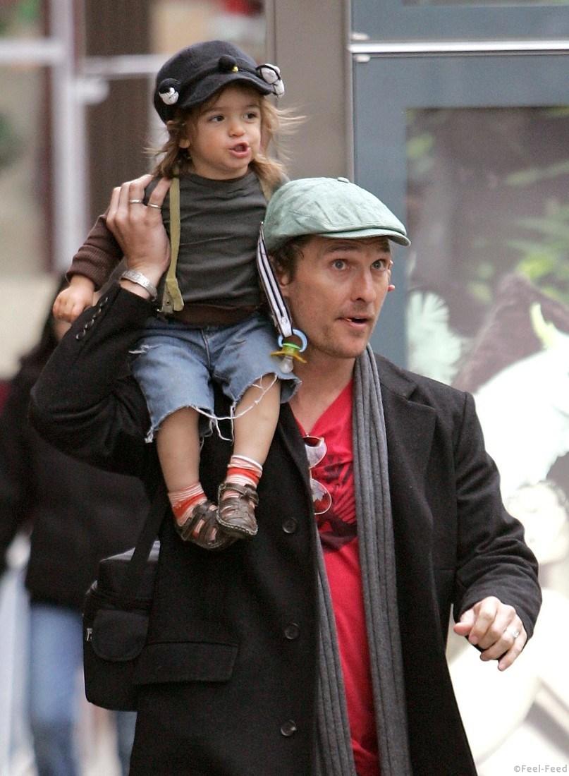 ©2010 RAMEY PHOTO USA, Australia and South Africa rights only U.S actor Matthew McConaughey on his shoulder his son Levi Alves McConaughey leaving a EJ's luncheonette restaurant in The Upper West Side in New York, NY on March 10, 2010. CG (Photo by Philip Ramey/Corbis via Getty Images)