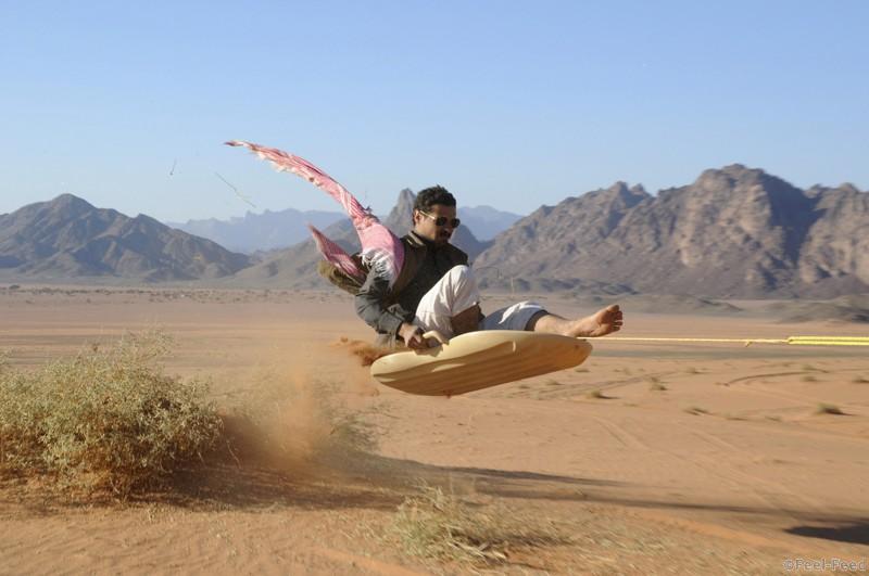 A man sand skis in the desert near Tabuk, 1,500 km (932 miles) from Riyadh December 27, 2012. REUTERS/Mohamed Alhwaity (SAUDI ARABIA - Tags: SOCIETY)