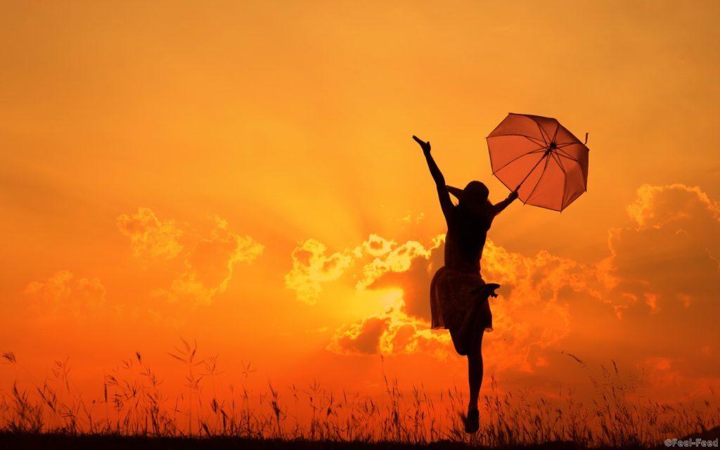 woman-umbrella-sunset-1024x640