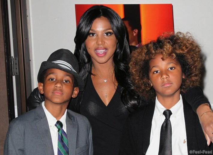 LOS ANGELES, CA - FEBRUARY 04: Actress Toni Braxton (C) and her sons Denim Cole Braxton-Lewis (L) and Diezel Ky Braxton-Lewis (R) attend the premiere screening of "Twist of Faith" at the Stephen S. Wise Temple on February 4, 2013 in Los Angeles, California. (Photo by David Livingston/Getty Images)