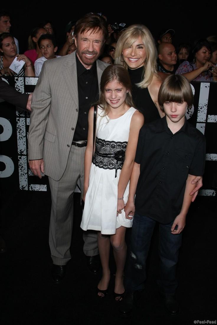 August 15, 2012: Chuck Norris and Gena O'Kelly attend the LA film premiere of 'The Expendables 2' in Los Angeles, California. Mandatory Credit: INFphoto.com Ref.: infukyo-01/whitby boot |sp|NO UK, NO GERMANY.